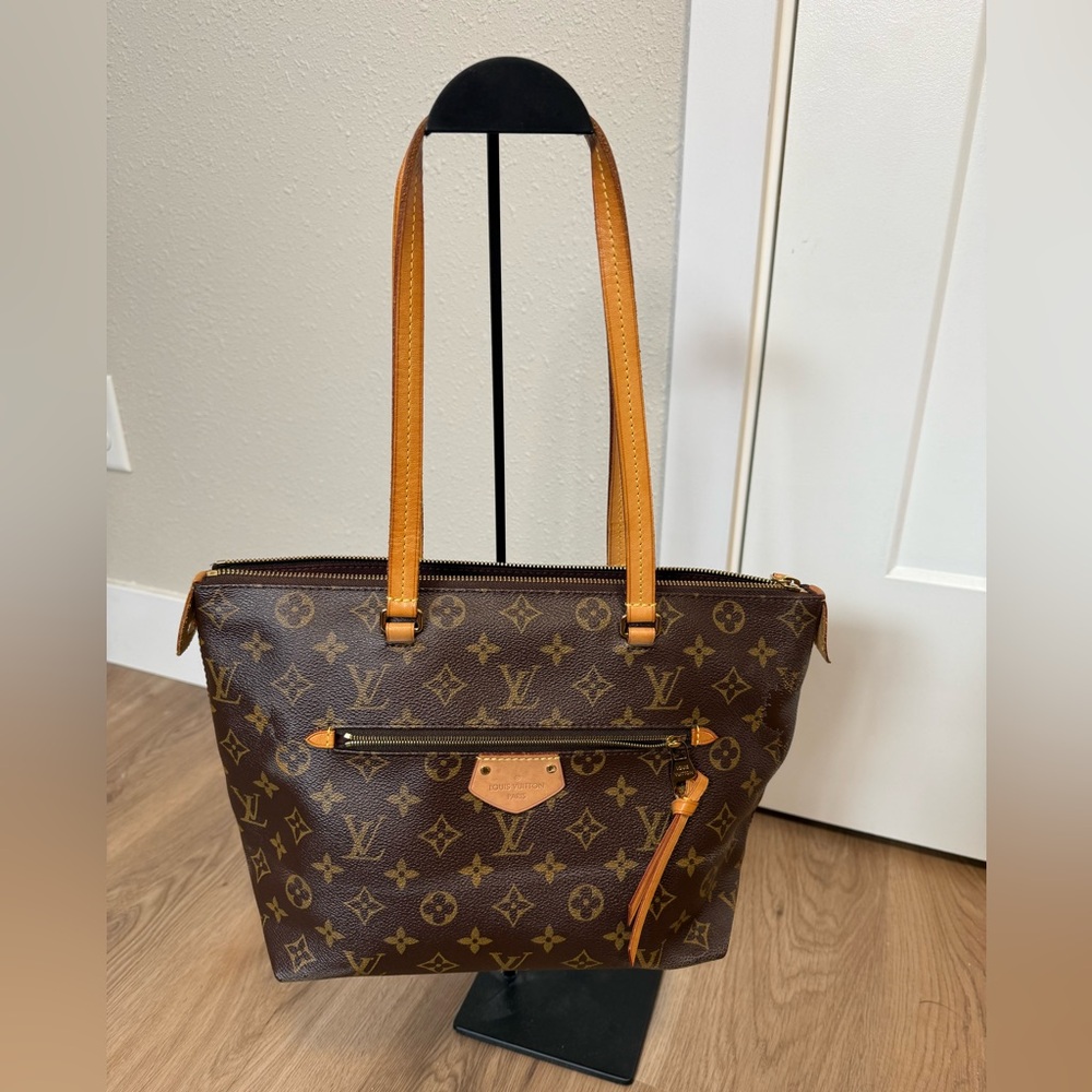Louis Vuitton Monogram Lena MM